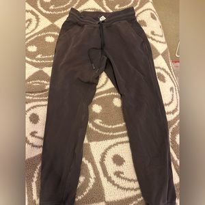 Lululemon pants size 6
